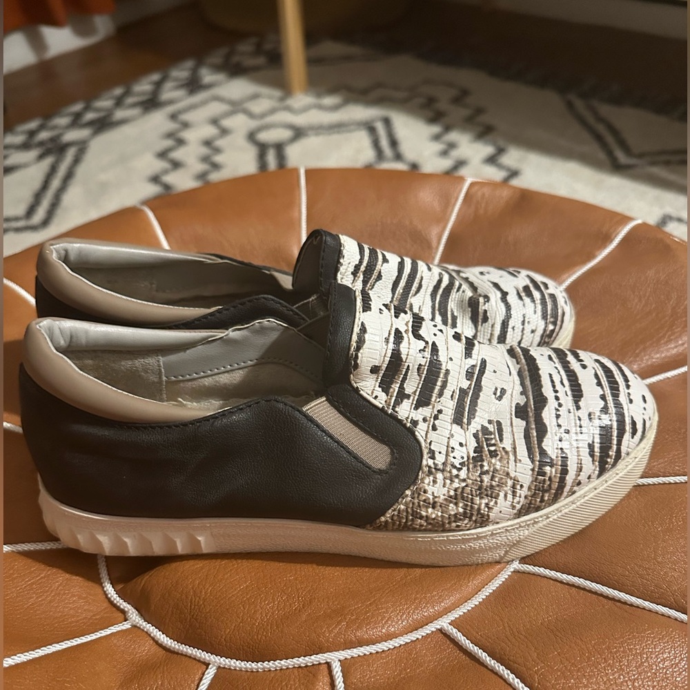 Circus by Sam Edelman Slides